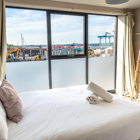 Beautiful Two Bedroom Harbour Side Apartment Пул Экстерьер фото