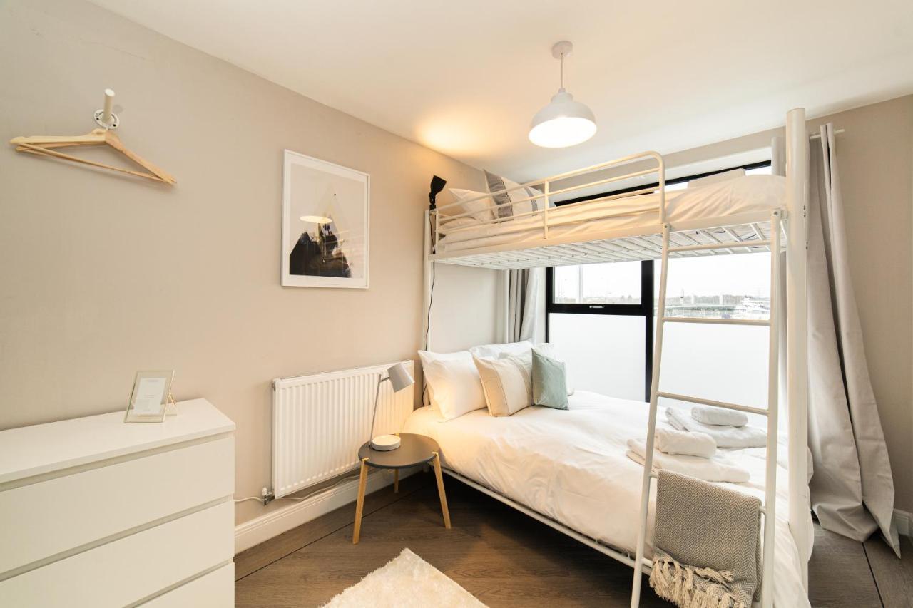 Beautiful Two Bedroom Harbour Side Apartment Пул Экстерьер фото