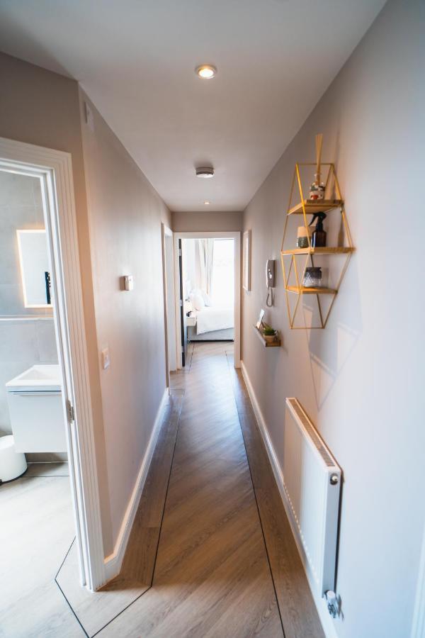 Beautiful Two Bedroom Harbour Side Apartment Пул Экстерьер фото
