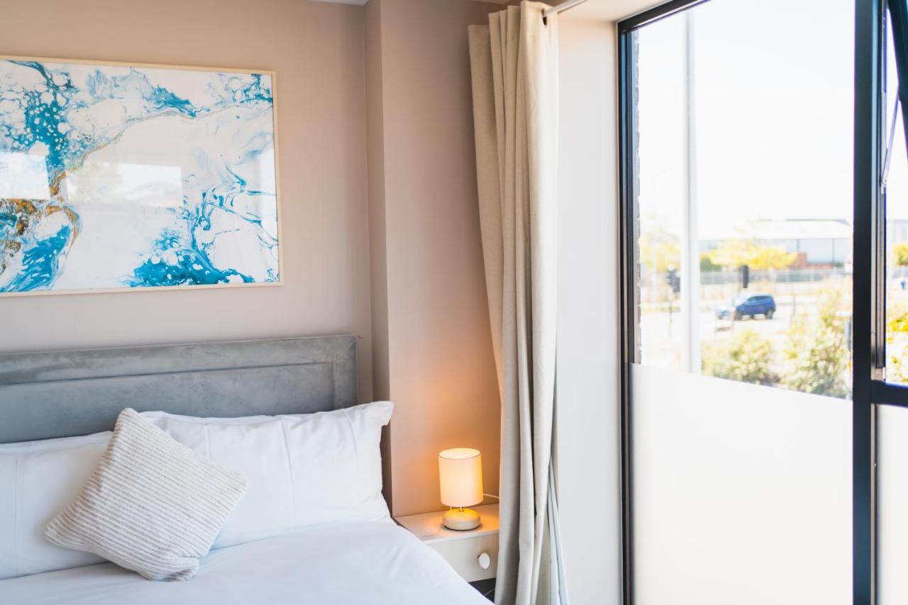 Beautiful Two Bedroom Harbour Side Apartment Пул Экстерьер фото